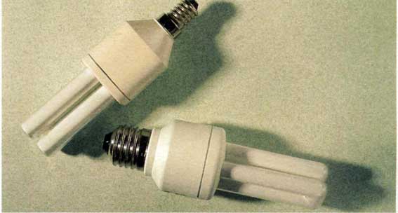 Un possibile modo di risparmiare energia: lampadine a basso consumo.