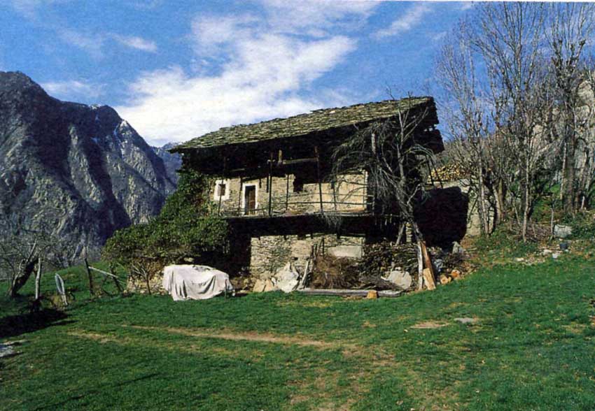 Casa tipica a Machaby (Arnad).