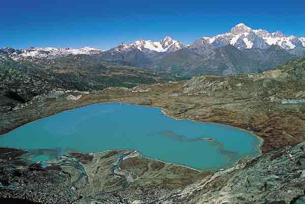 Il Monte Bianco visto dai laghi del Ruitor