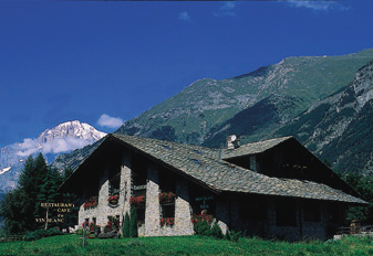 La Cave du Vin Blanc di Morgex, gestita da Gianluca Telloli.