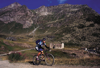 Mountain bike nell’alta valle di Champorcher.