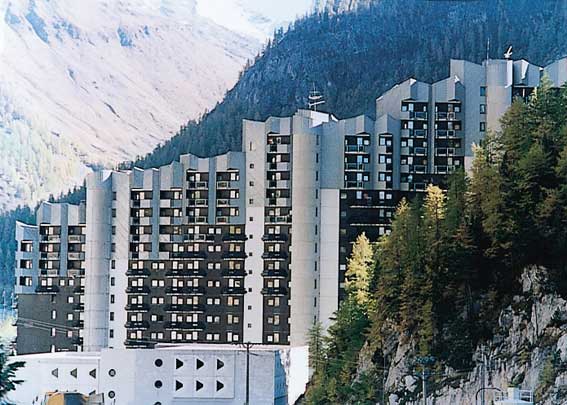 Architecture moderne à Val d'Isère (Tarantaise, France).
