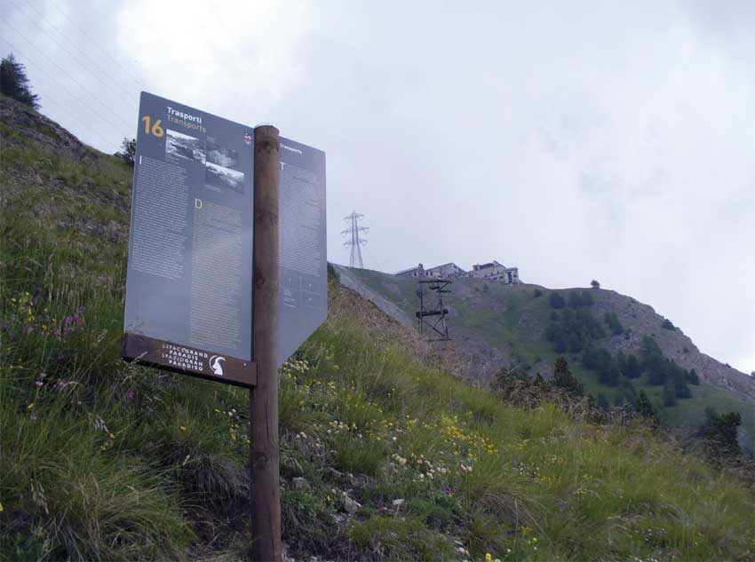 Un pannello del percorso guidato alle Miniere di Cogne.