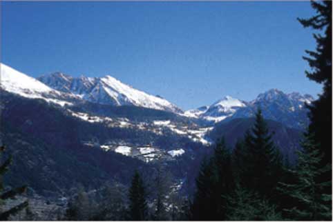 Vista dal Col di Joux verso Estoul (Val d'Ayas).