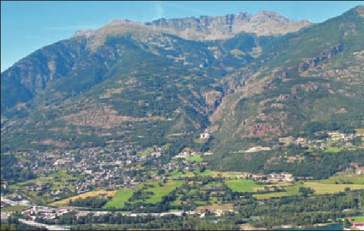 Vista panoramica della piana tra Saint-Christophe e Quart