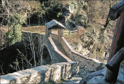 Il ponte di Moretta, sul Torrente Lys