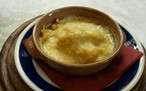 Polenta préparée avec du fromage fondu