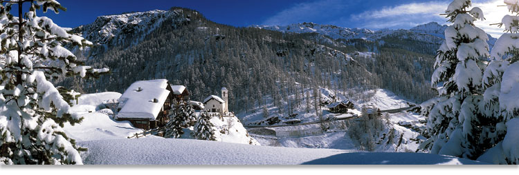 Inverno nella neve in Valle d'Aosta