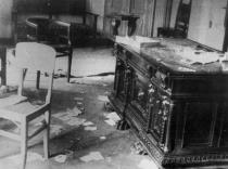 Le bureau du Prsident de la Rgion, Federico Chabod, aprs l'irruption des manifestants, le 26 mars 1946