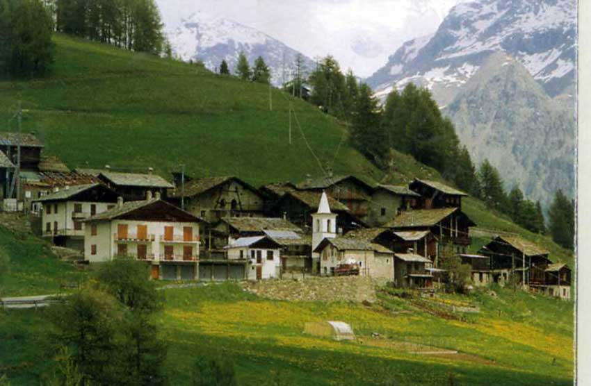 Mandriou (Ayas) un village agro-pastoral.