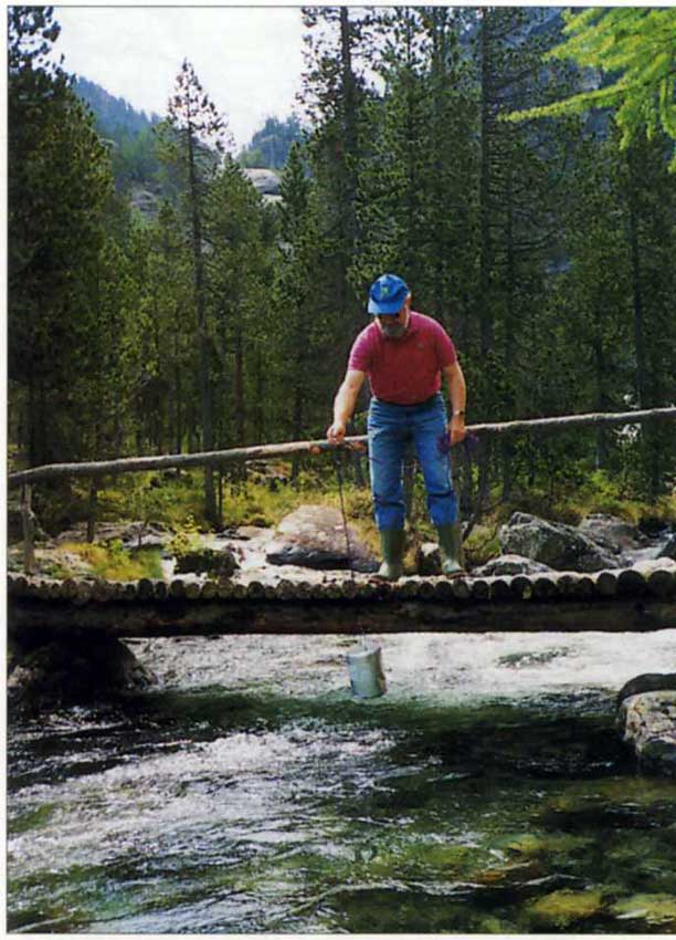 Prelievo sul torrente Chalamy.