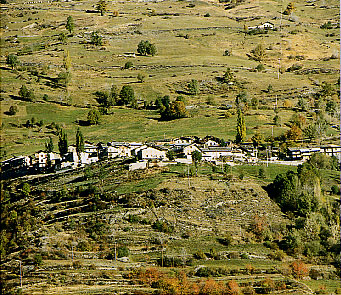 Vista d'insieme della frazione Ville, nel comune di Allein.