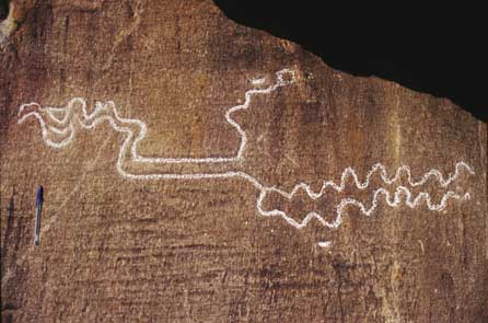 La curiosa figura serpentiforme, databile intorno ai 3.000-2.700 anni fa, pare richiami il simbolo della fecondità maschile.