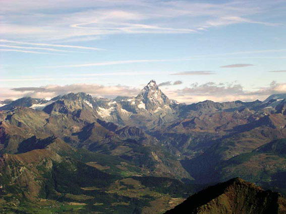 Il Monte Cervino visto dalla cima della Punta Tersiva.