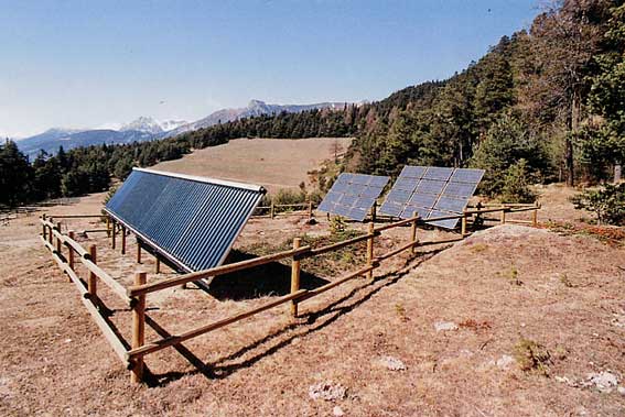 Il "Parco solare" del Centro di Sviluppo Sostenibile di Lavesé (Saint-Denis).