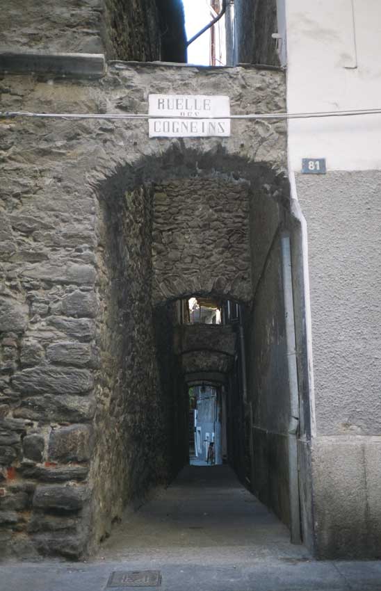La caratteristica Ruelle des Cogneins, ad Aosta.