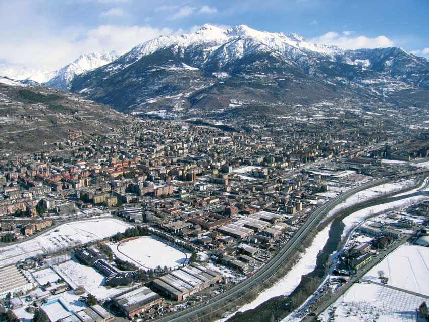 La città di Aosta vista dall’alto.