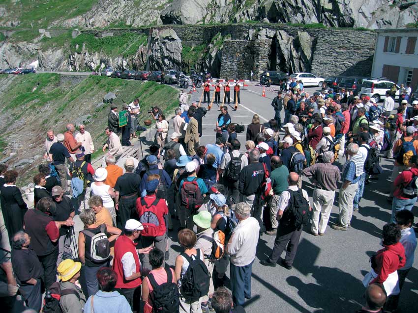 Manifestazione transfrontaliera al colle del Gran San Bernardo.