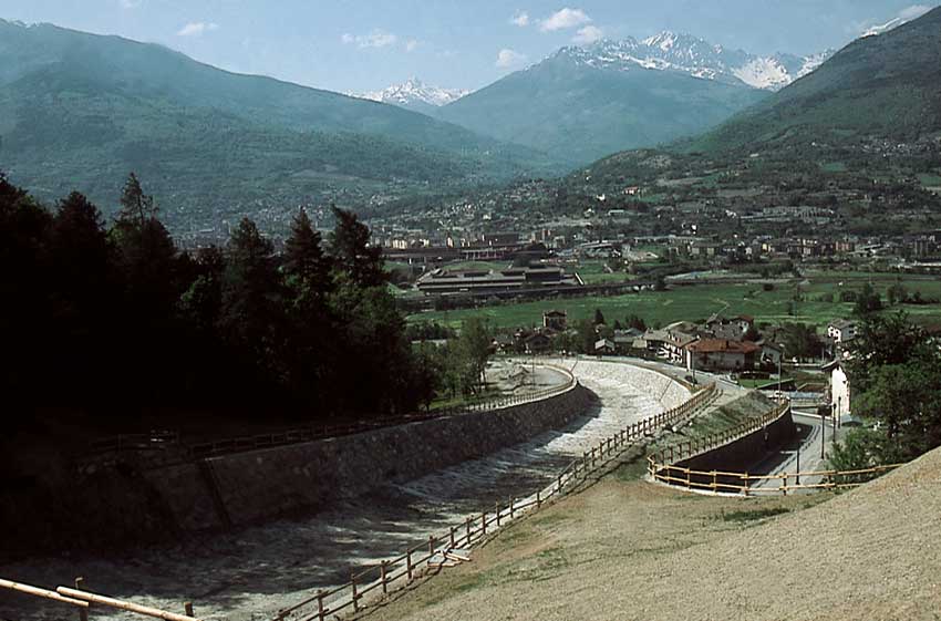 Recupero di un area danneggiata dall’alluvione in comune di Pollein.