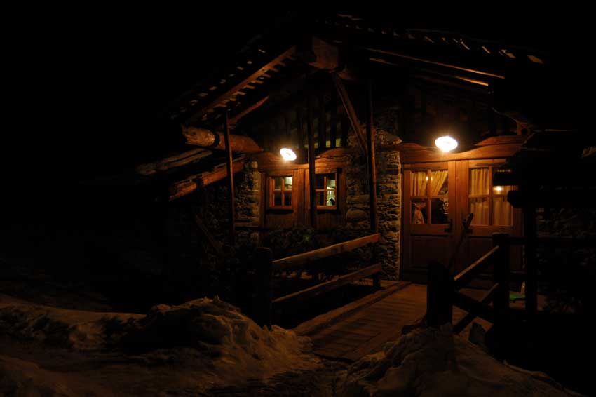 La calda accoglienza di una tipica casa di montagna in Val d’Ayas.