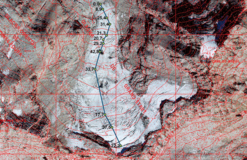 Proiezione su ortofoto del ghiacciaio con indicazione dello spessore rilevato (24/05/2006).