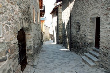 La Via Francigena attraversa il borgo di Saint Rhémy.