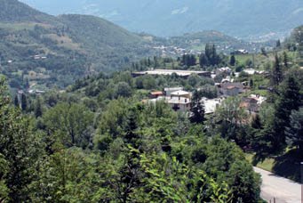 Il panorama verso la conca di Aosta dalla torre di Gignod.