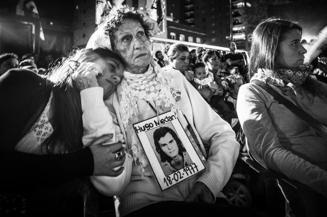 Buenos Aires, 2022, ex Centro de Detencion Club Atletico. Elia Espen oggi ha 95 anni. È un’attivista argentina per i diritti umani, membro dell’organizzazione “Madres de Plaza de Mayo”. Il figlio, Hugo Orlando Miedan è stato sequestrato nel 1977. Ad oggi risulta scomparso: desaparecido.