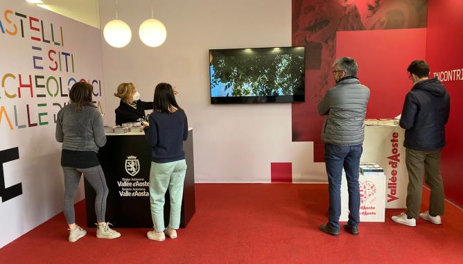 Foire de Saint-Ours 2022. Le stand de la Structure Patrimoine historique et artistique et Gestion des sites culturels