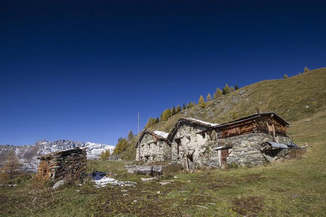 Valtournenche, hameau de Cheney. Btiments d'alpage.