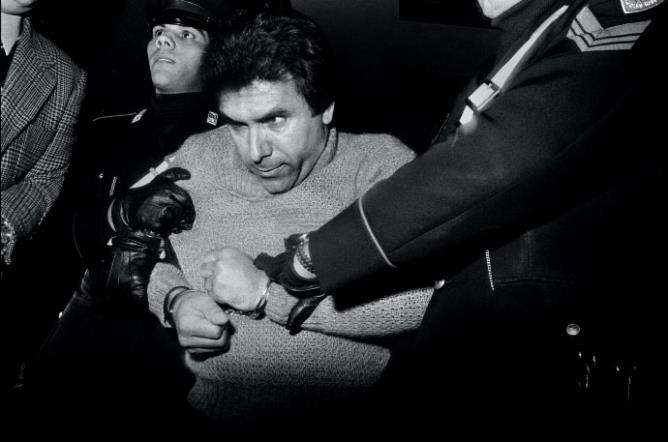 Letizia Battaglia |  L'arresto del feroce boss mafioso Leoluca Bagarella. Palermo, 1979 © Archivio Letizia Battaglia